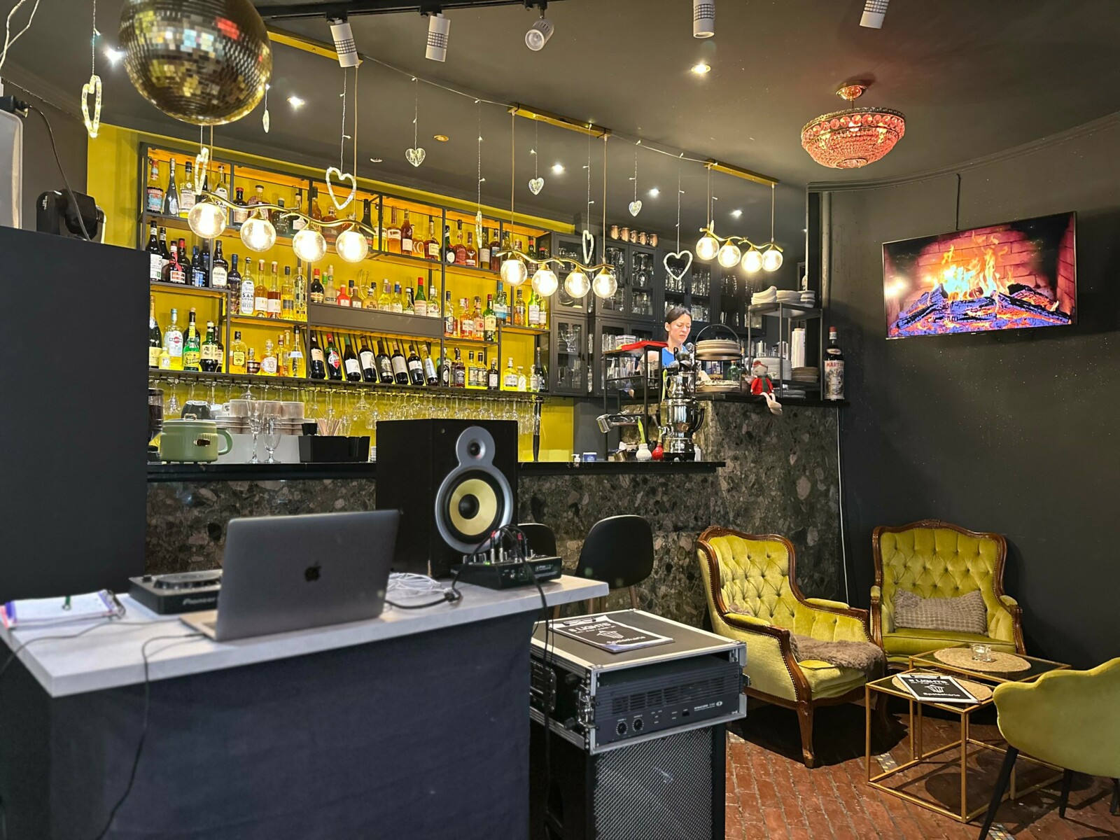 DJ corner inside 8 LIGHTS